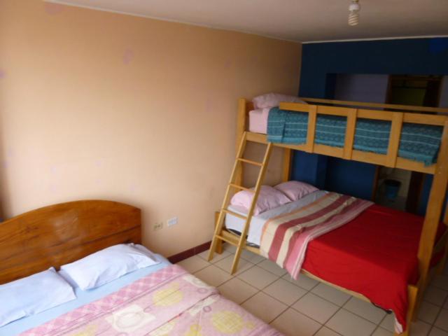 غرفة قياسية رباعية, Hospedaje Centro