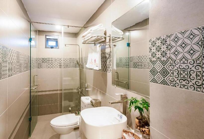 اتاق خانوادگی, The Shann Hotel Danang