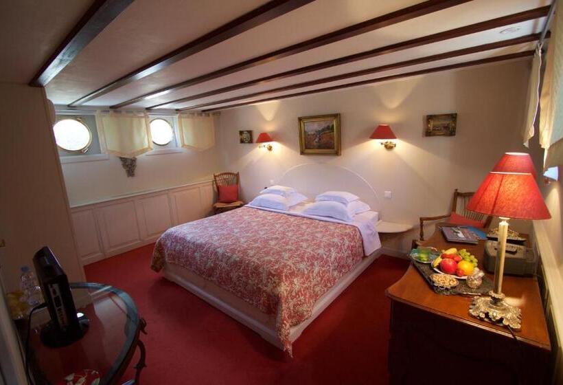Deluxe room with river view, Aurora