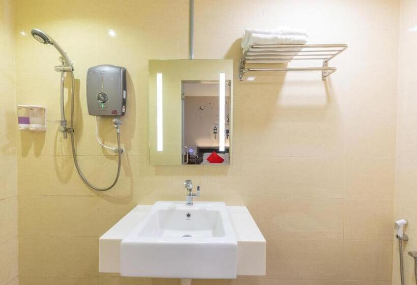 اتاق لوکس سه تخته, Sunlight Hotel Kulai