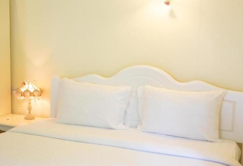 디럭스 룸 킹사이즈 침대, Sakarin Valley Resort