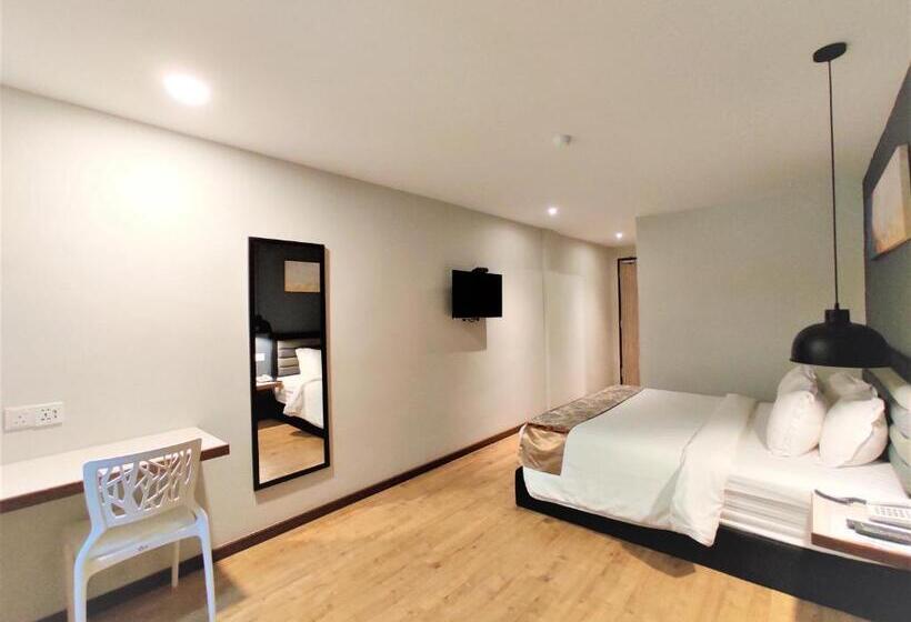 اتاق لوکس با تخت بزرگ, Apple Suites
