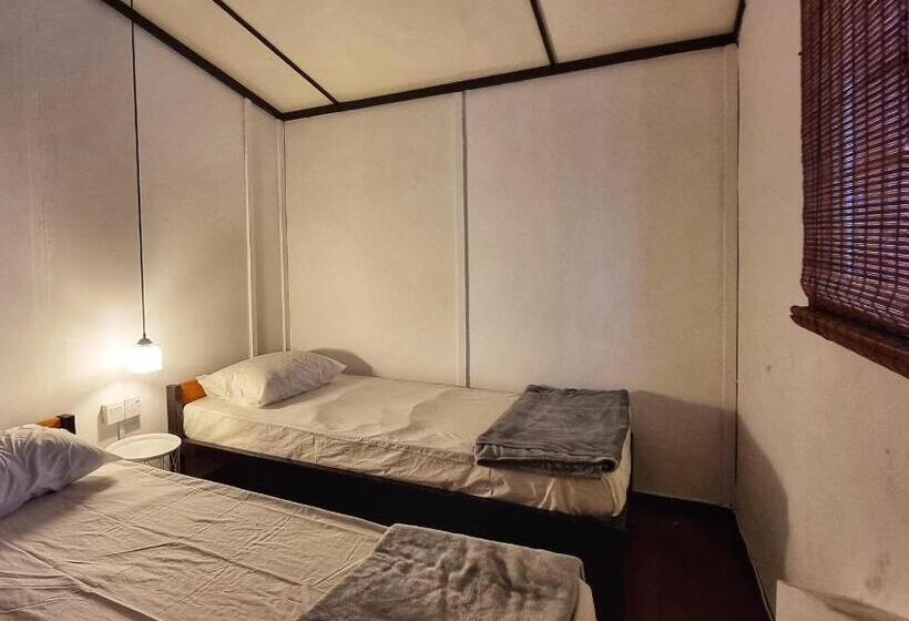 Quarto Estandar, Treehouse Hostel