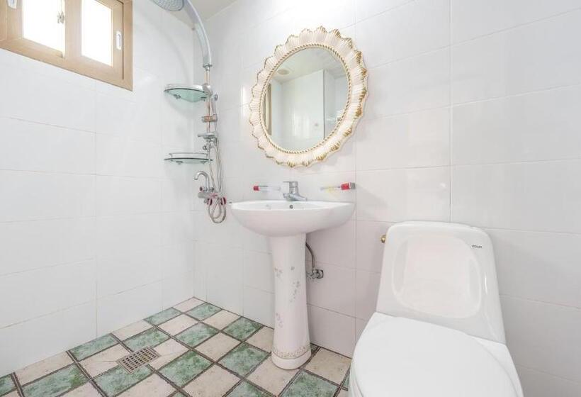 استودیوی استاندارد, Geoje Forest Morning Spa Pension