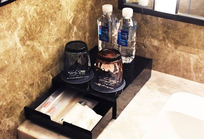 Номер Стандарт 2 Двуспальные Кровати, Four Points By Sheraton Changsha, Meixi Lake