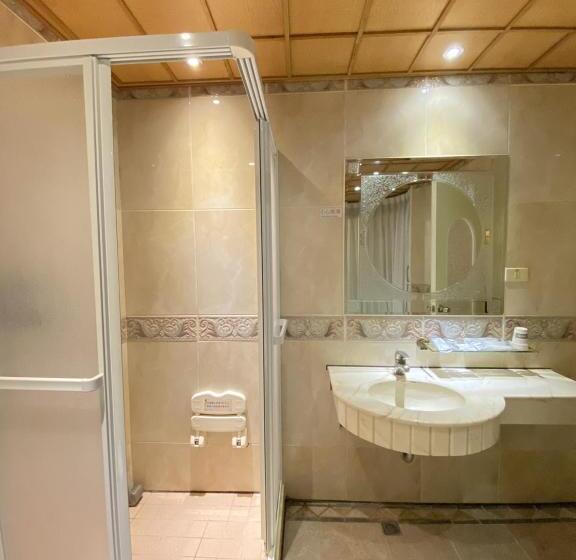اتاق لوکس چهار تخته, I Live Motel