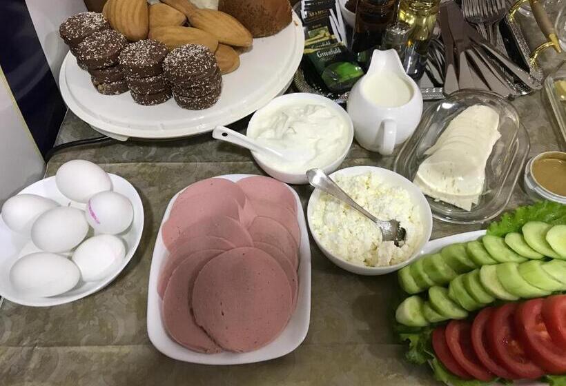 חדר סטנדרט נוף לבריכה, Royal House