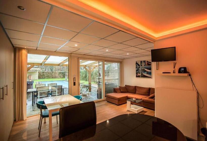 ویلای استاندارد با چشم‌انداز باغ, Wellness Hasselt B&b