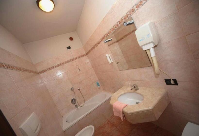 Номер Стандарт, Albergo Valle D Oro