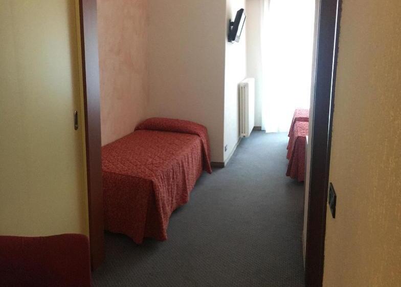 Номер Стандарт Трехместный, Albergo Valle D Oro