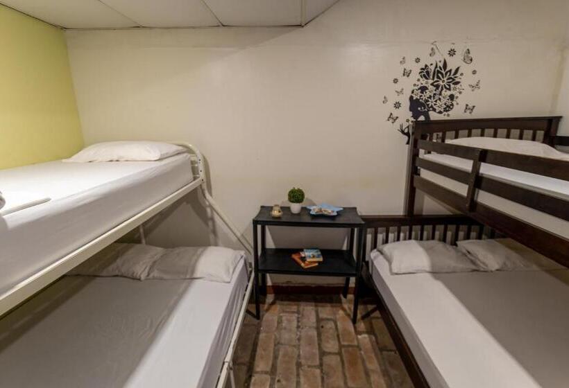 패밀리 룸, Hostel The Pod 33