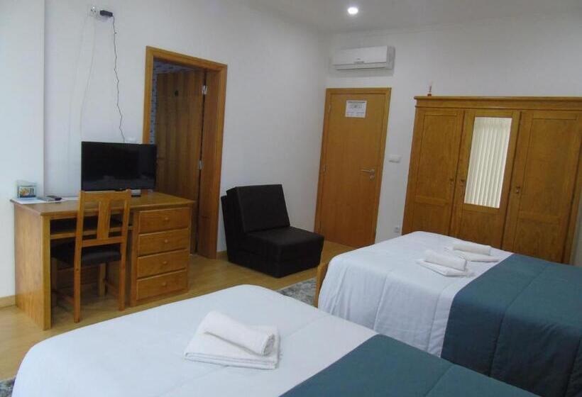 스탠다드 트리플 룸, Marficas Hostel