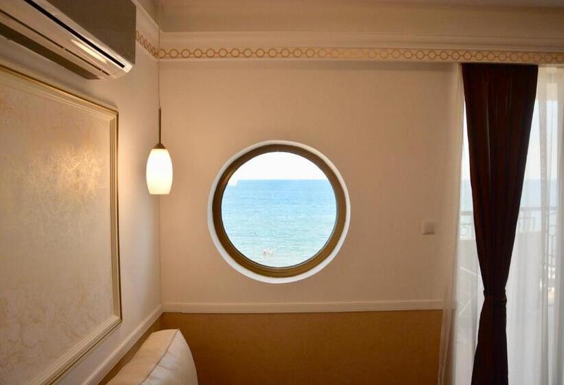 شقة غرفتين, Golden Rainbow Beach