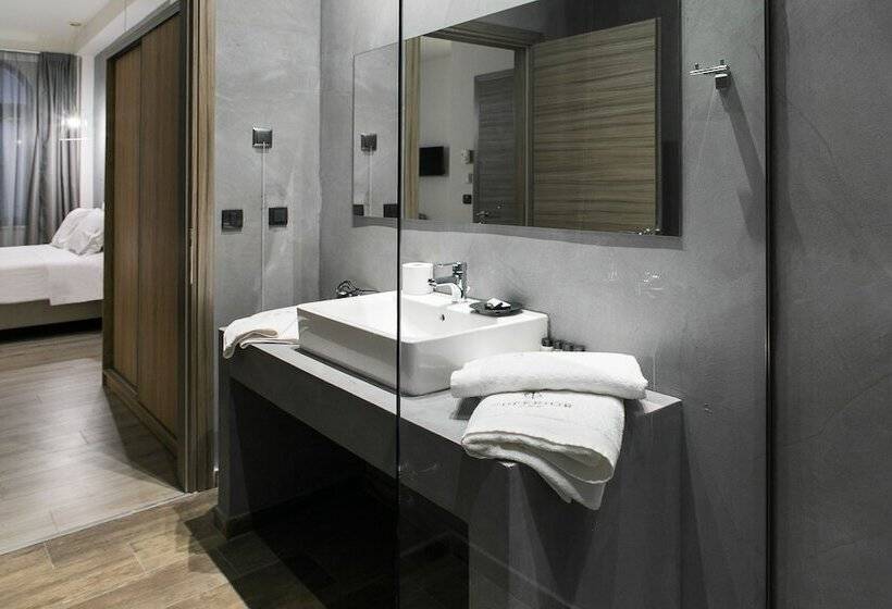 Quarto Superior, Superior One Boutique
