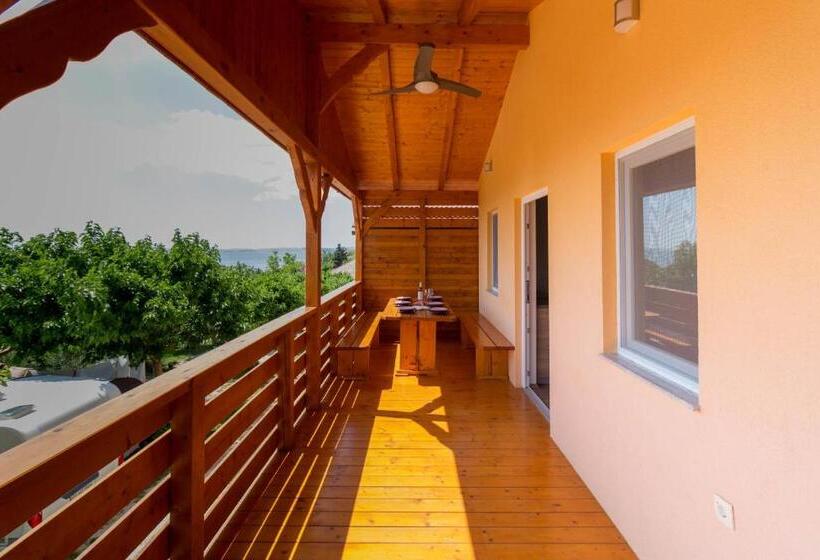 Дом 1 Спальня, Odmoree Camp & Hostel