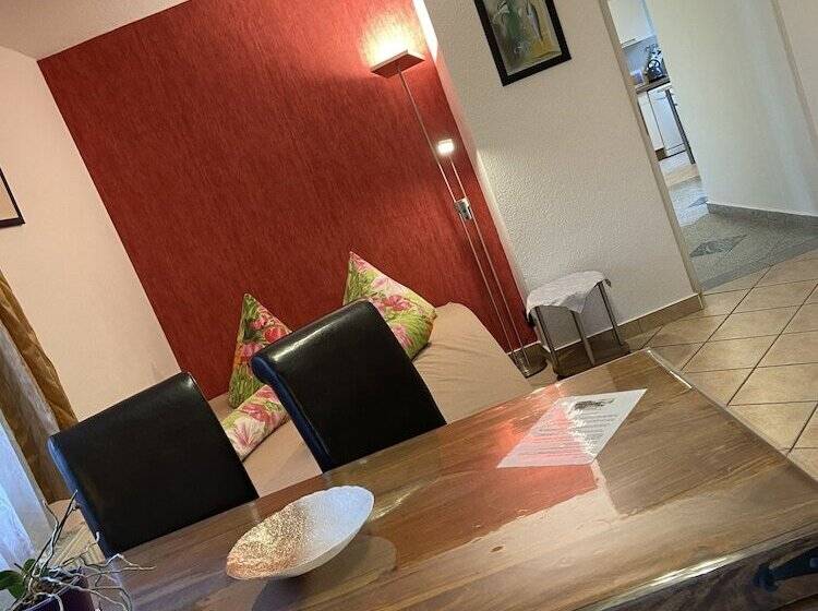 Apartamento 1 Dormitório com Sacada, Appartements Rehn
