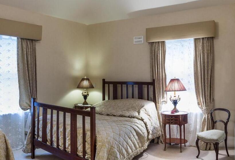 Семейный Номер, Moate Lodge