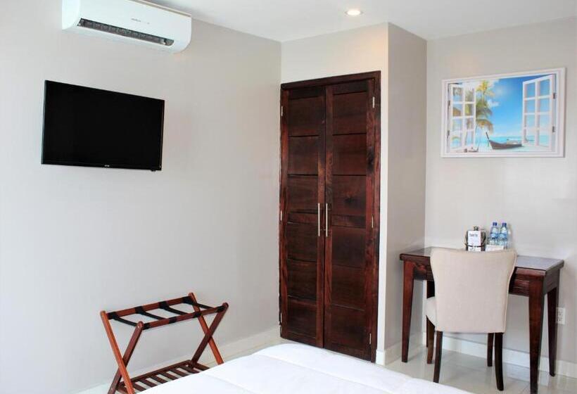 غرفة قياسية مطلّة علي حمام السباحة, Barefoot Caye Caulker