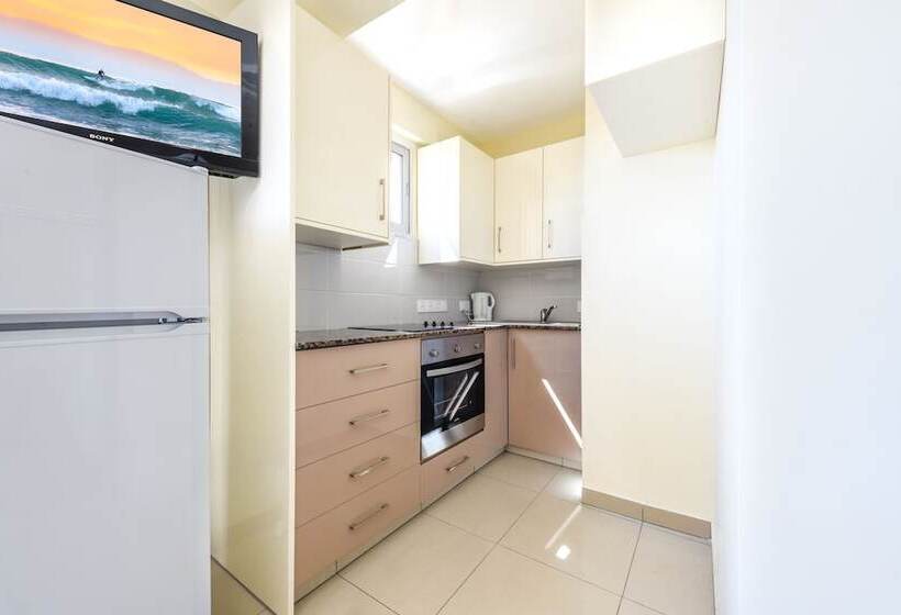 스탠다드 스튜디오, Kama Lifestyle Apartments