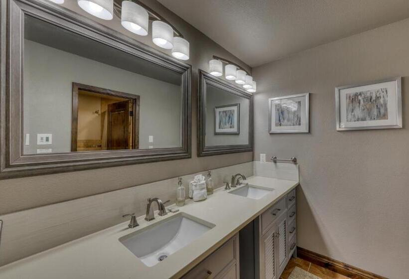 Дом 2 Спальни, Mountainwood 303