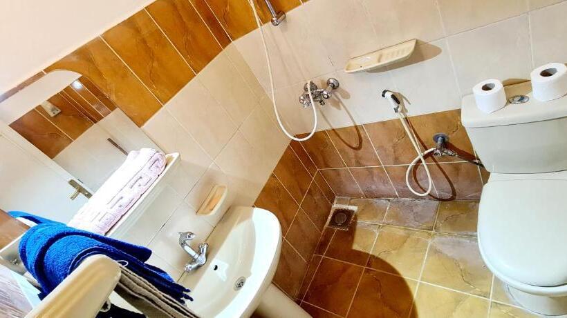 اتاق استاندارد سه تخته با بالکن, Senmut Luxory Rooms