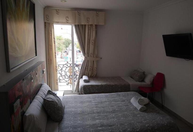 اتاق استاندارد سه نفره, Lagunillas St