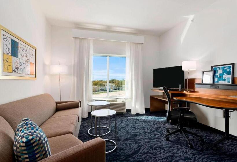 Люкс, Fairfield Inn & Suites By Marriott St Petersburg North