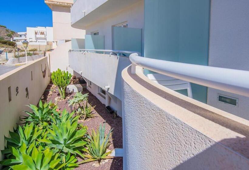 غرفة قياسية مزوَّدة بشُرفة, Hostal La Isla