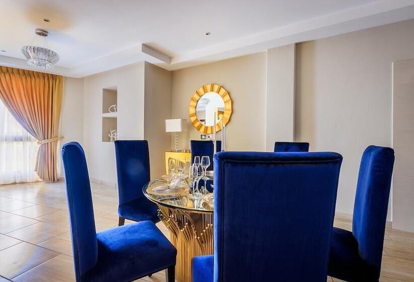 سوییت اجرایی, Oak Plaza Suites