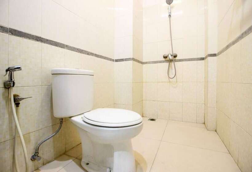 Номер Economy, Reddoorz Near Stadion Manahan Solo