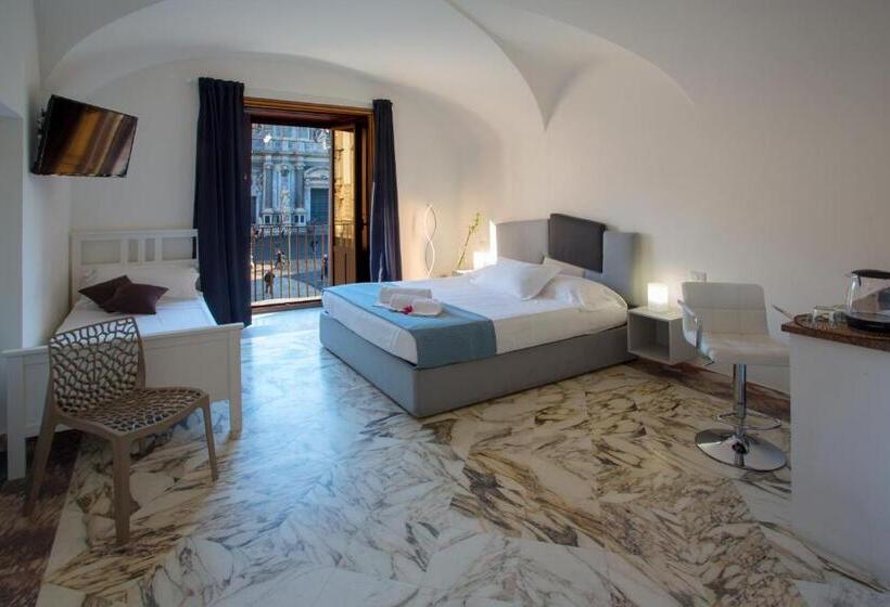 غرفة قياسية ثلاثية مزودة بشرفة, Le Suites Del Duomo House