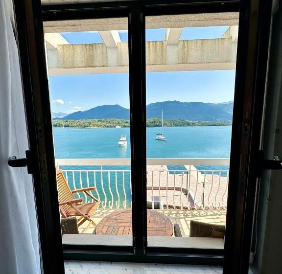 آپارتمان 1 خوابه با چشم‌انداز دریا, Aparthotel Villa Lav
