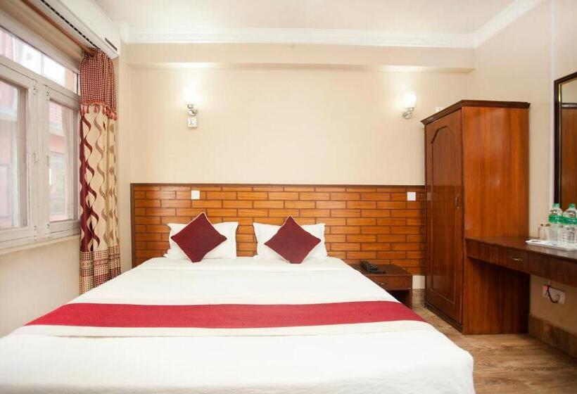 اتاق کلاسیک سه تخته, Holiday Taj  Ltd