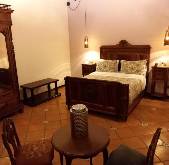 سوییت جونیور, Marques Del Angel