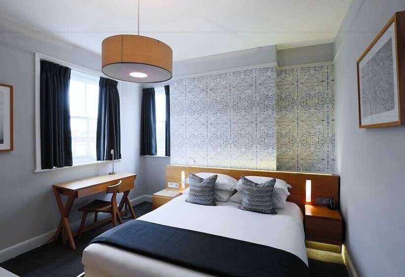 Номер Стандарт, Malmaison Cheltenham