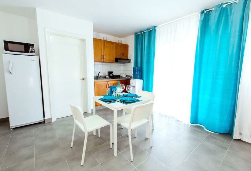 Студия Deluxe, Tropicana Suites Deluxe Beach Club & Pool