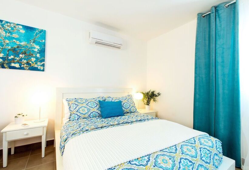Люкс Повышенной Комфортности, Tropicana Suites Deluxe Beach Club & Pool