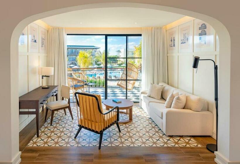 چشم‌انداز استخر سوئیت جونیور پرستیژ, Ocean El Faro Resort - All Inclusive