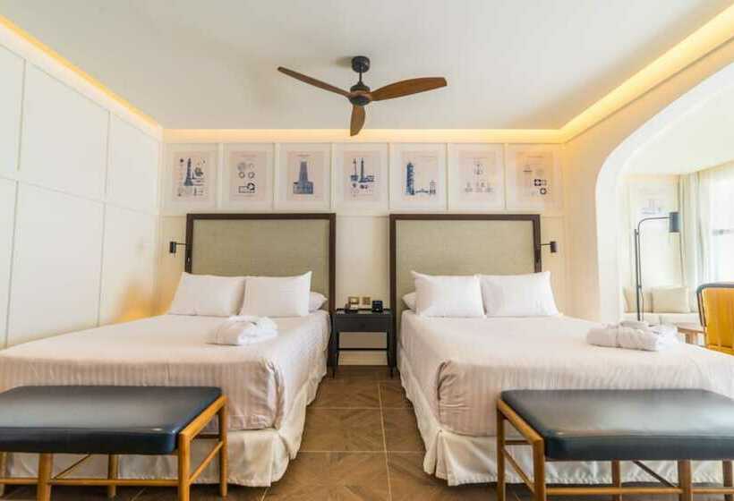 چشم‌انداز استخر سوئیت جونیور پرستیژ, Ocean El Faro Resort - All Inclusive
