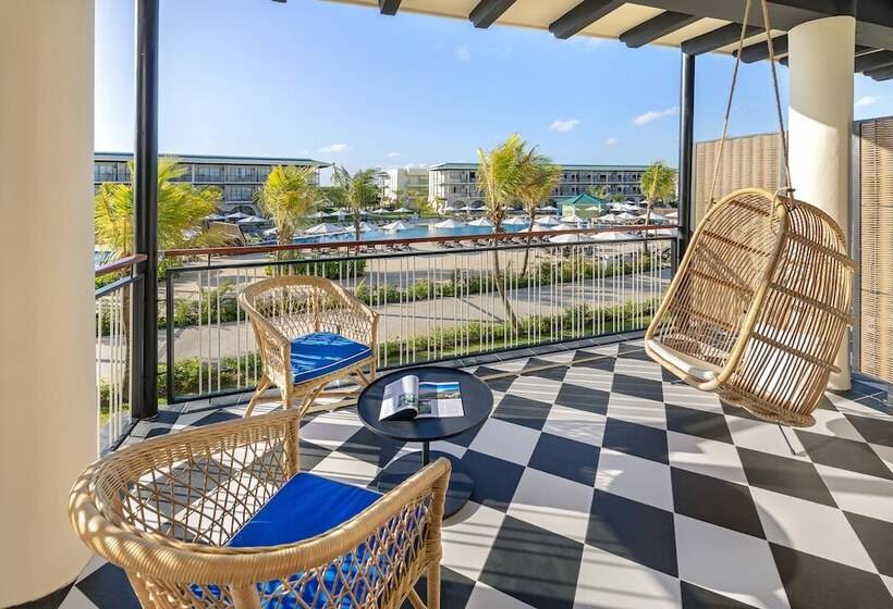 سوییت جونیور با چشم‌انداز استخر, Ocean El Faro Resort - All Inclusive