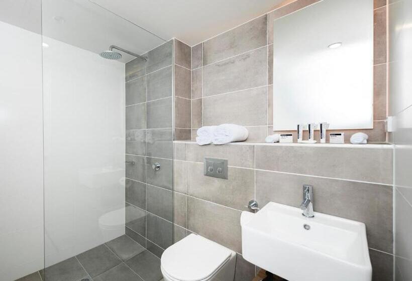 Номер Стандарт, Abode Kingston