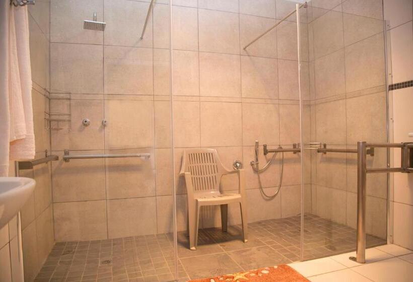 סוויטה, Xaviera Guest House