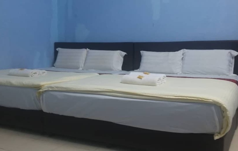 חדר משפחתי, Mawanza Motel