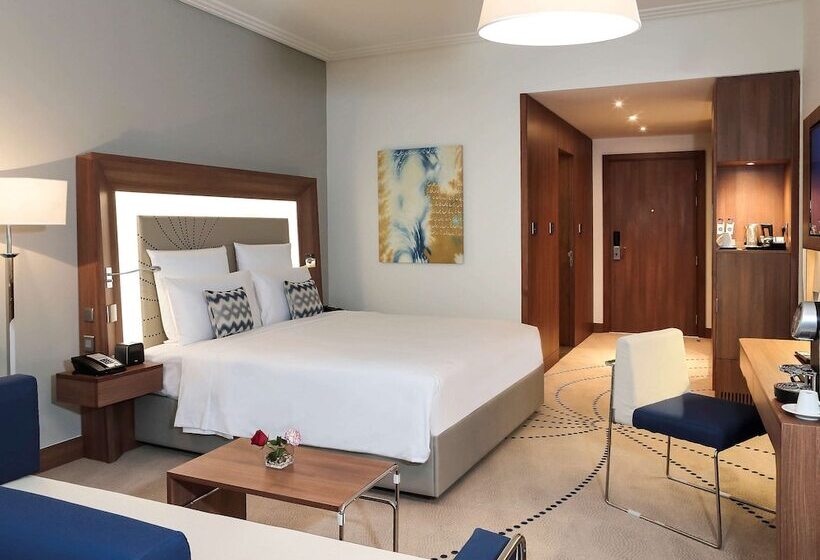 اتاق سوپریور با چشم‌انداز استخر, Novotel Jazan