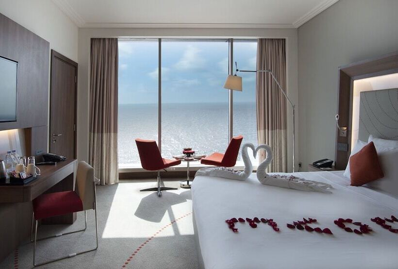 Superior suite with pool view, Novotel Jazan