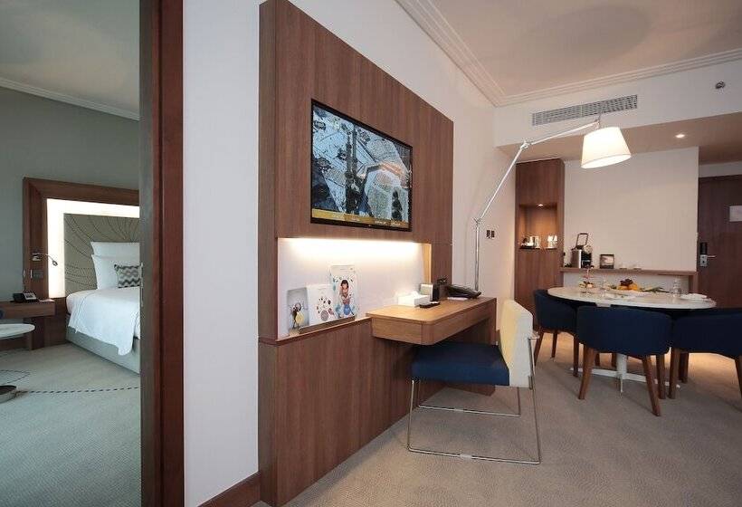 جناح سوبيريور مطل على المسبح, Novotel Jazan