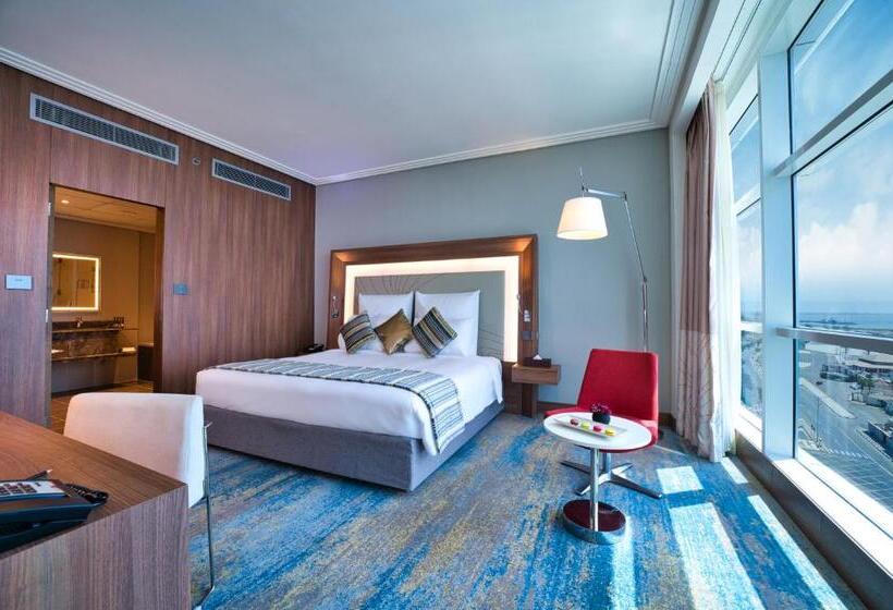 جناح سوبيريور مطل على المسبح, Novotel Jazan