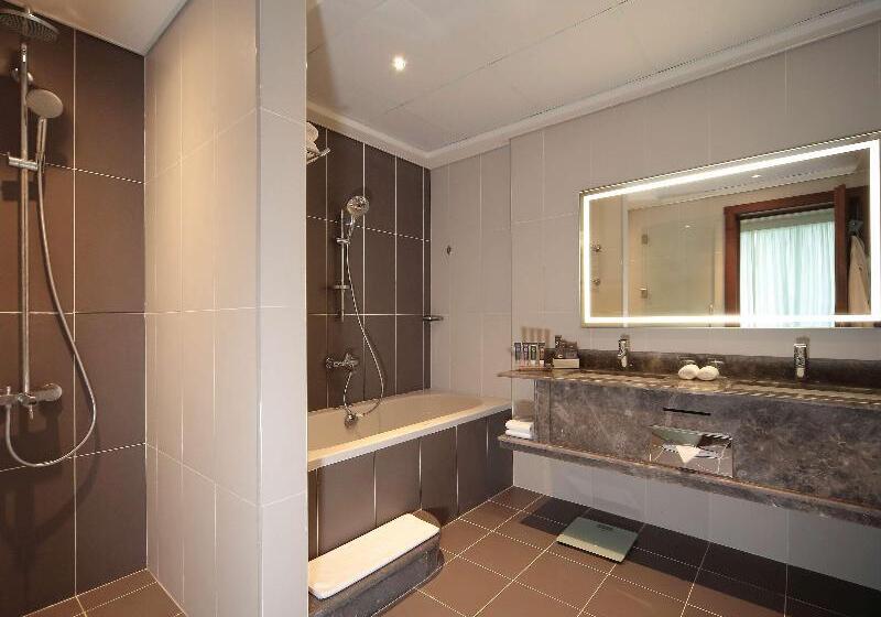 سوییت سوپریور با چشم‌انداز دریا, Novotel Jazan
