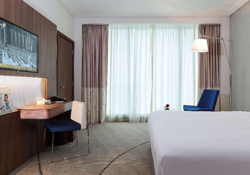 اتاق سوپریور با چشم‌انداز استخر, Novotel Jazan