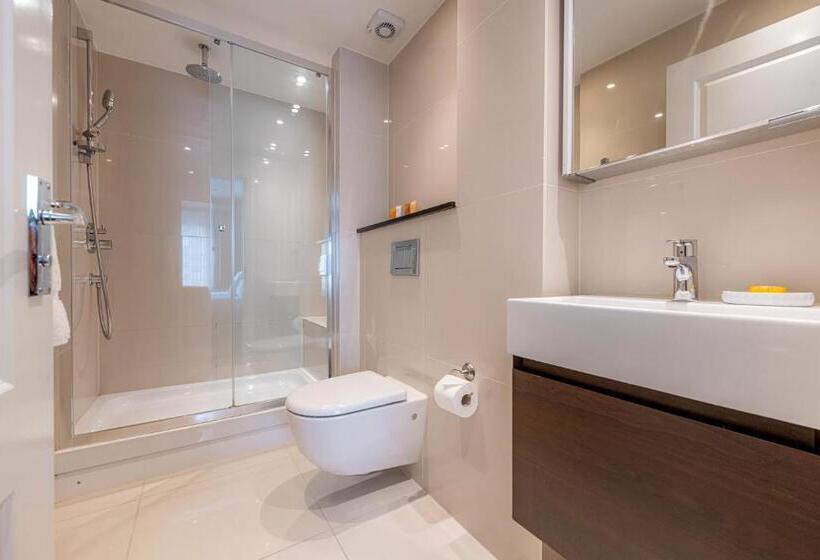 Апартаменты Deluxe 2 Спальни, Queensgate Court